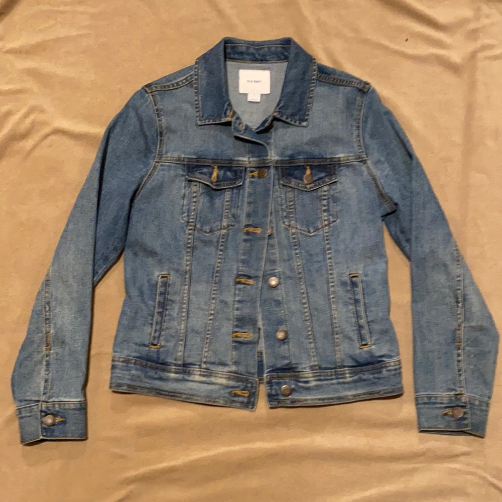 Old Navy Classic Medium-Wash Jean Jacket for Women, Size Small.